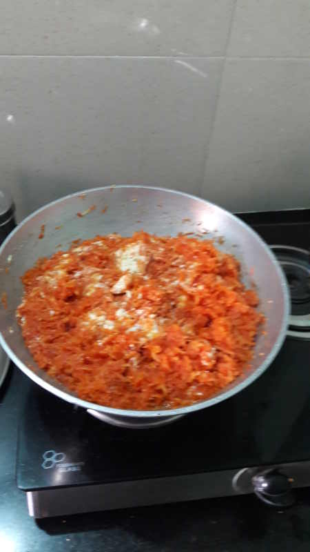 gajar-halwa-being-cooked